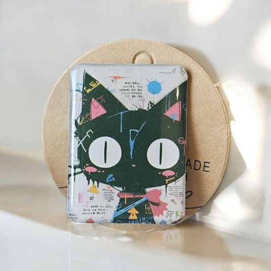 Ajoutez une touche de mignonnerie à votre tenue avec notre broche Chat de 2,9x3,9 cm. Discrète et adorable, elle est fabriquée avec soin pour ajouter une touche de fantaisie à votre look. Le cadeau parfait pour les amoureux des chats.